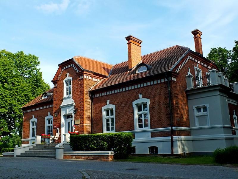 Dom Pracy Tworczej Hotel Gołuchów Kültér fotó