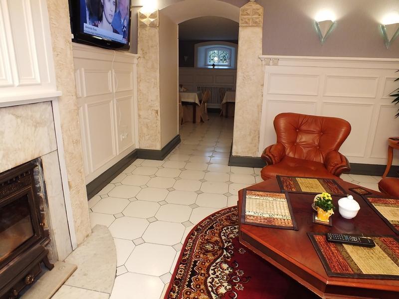 Dom Pracy Tworczej Hotel Gołuchów Kültér fotó
